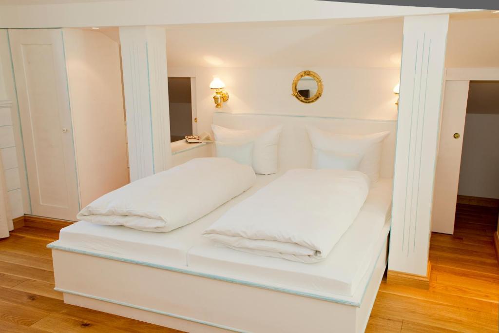 Landhaus Marinella Hotel Garni Bad Wiessee Szoba fotó